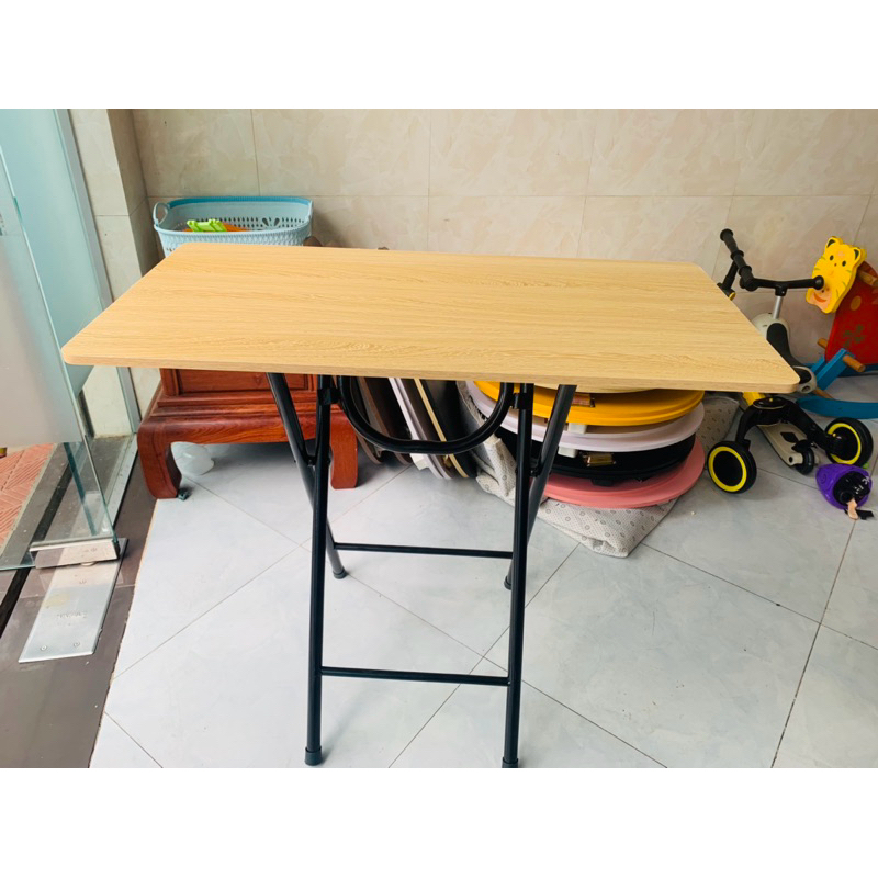 Bàn chân cao 73cm mặt 50/70cm gấp gọn
