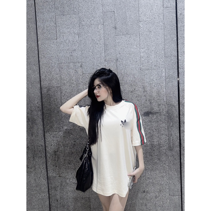 Áo Thun Gu.cci Phối Tay 3 Sọc Form Unisex Nam Nữ - Logo In Nổi Cao Su - Chất liệu 100% cotton co giãn 2 chiều Full Tag