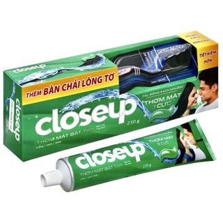 Bộ kem đáng răng closeup 230g bạc hà thơm mát tặng bàn chải