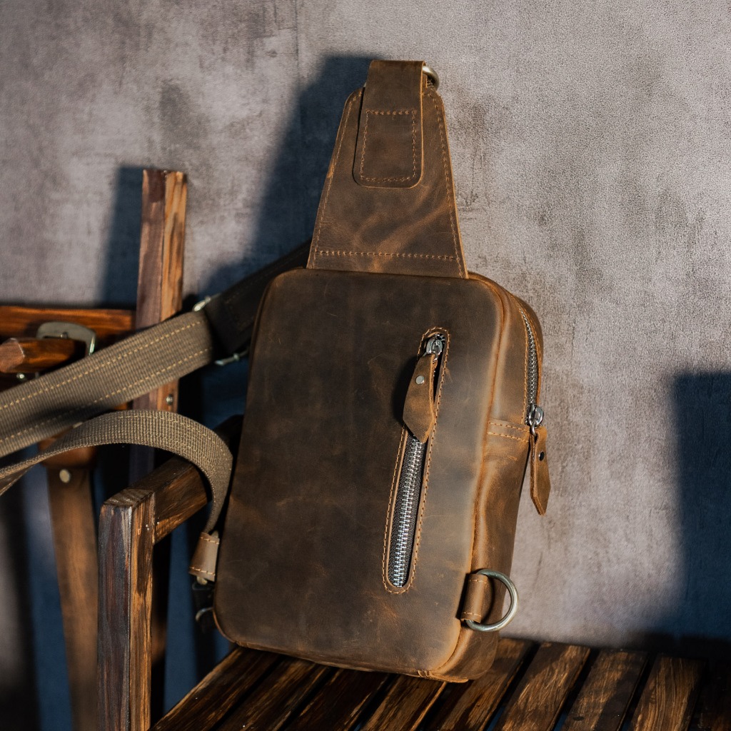 Túi đeo chéo da bò thật, da bò sáp nâu rêu nhập khẩu cao cấp Pocket sling bag - Manuk vn Leather Design
