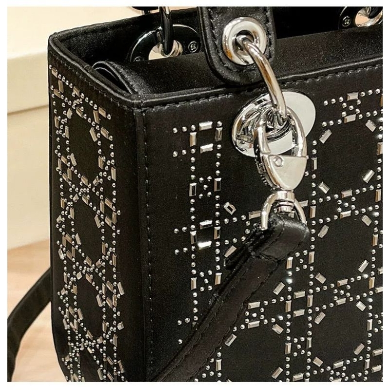 ĐÍNH ĐÁ VIP Size 17 -20