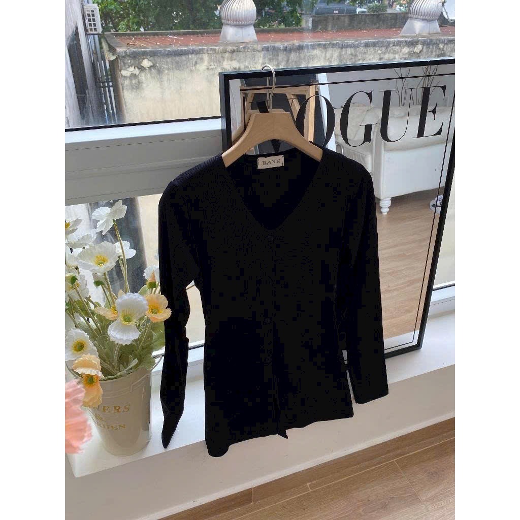 Áo Thun Gân Cổ Tim Tay Dài Nút Xẻ Tà