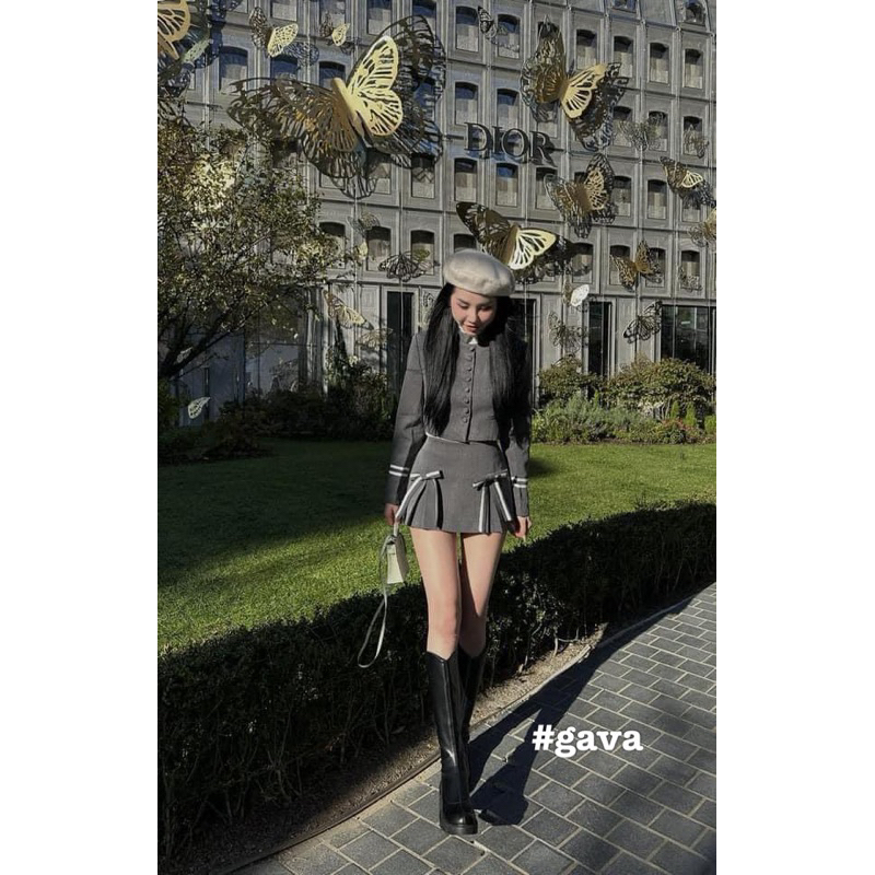 Set vest chân váy nơ xám