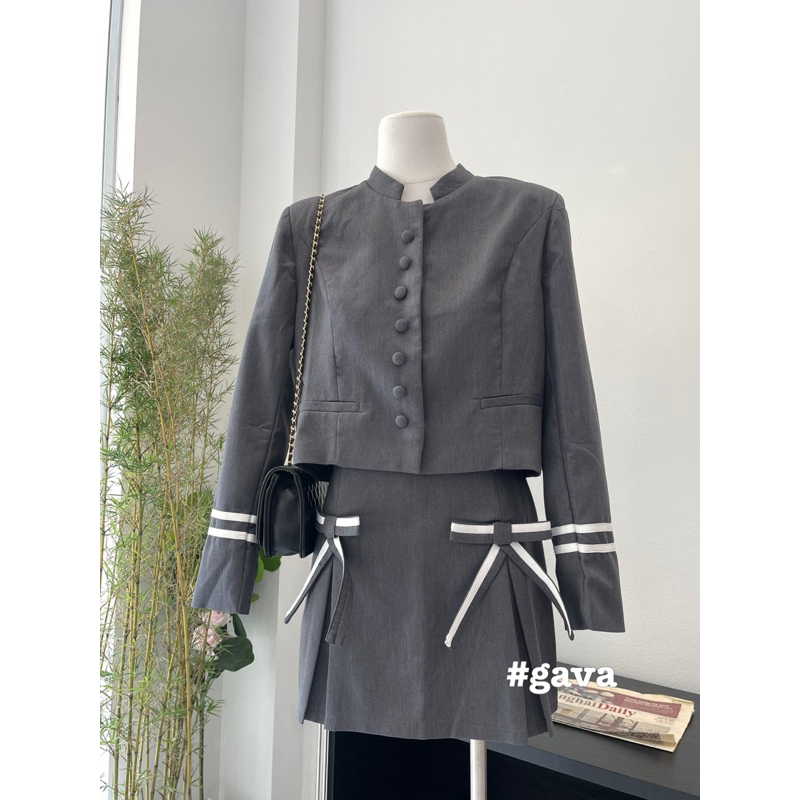Set vest chân váy nơ xám