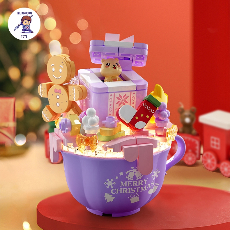Đồ Chơi Lắp Ráp Giáng Sinh Noel Bộ 4 Mô Hình Ngôi Nhà Ông Già Noel / Cây Thông / Người Tuyết Phát Sáng Có Đèn 605030