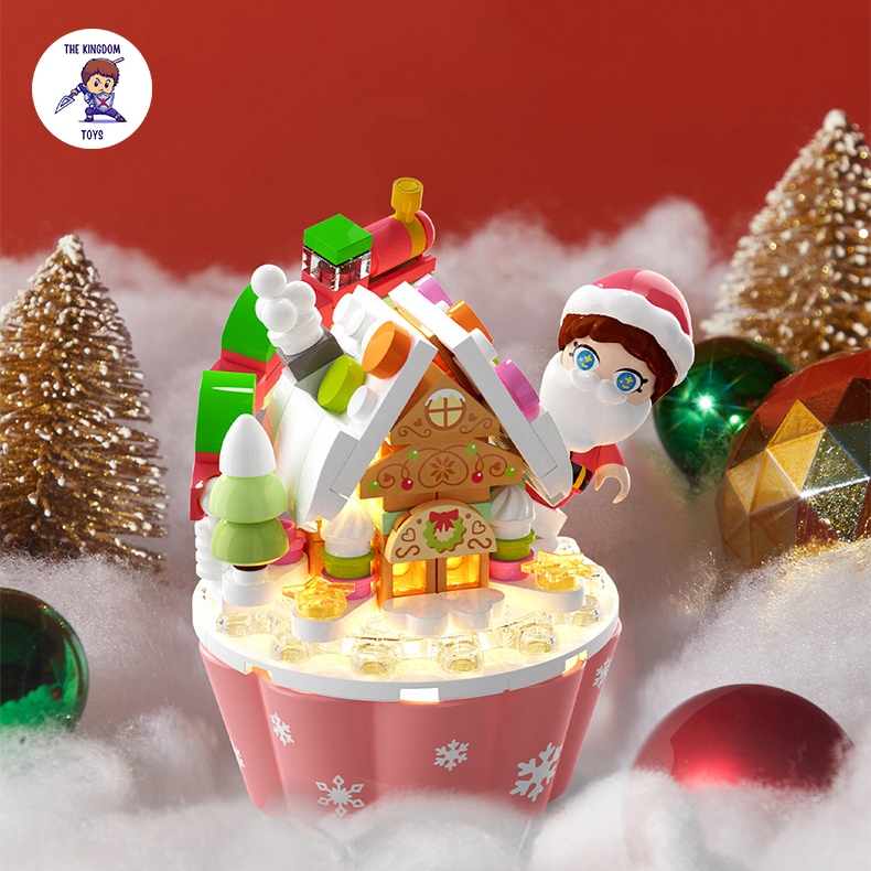 Đồ Chơi Lắp Ráp Giáng Sinh Noel Bộ 4 Mô Hình Ngôi Nhà Ông Già Noel / Cây Thông / Người Tuyết Phát Sáng Có Đèn 605030
