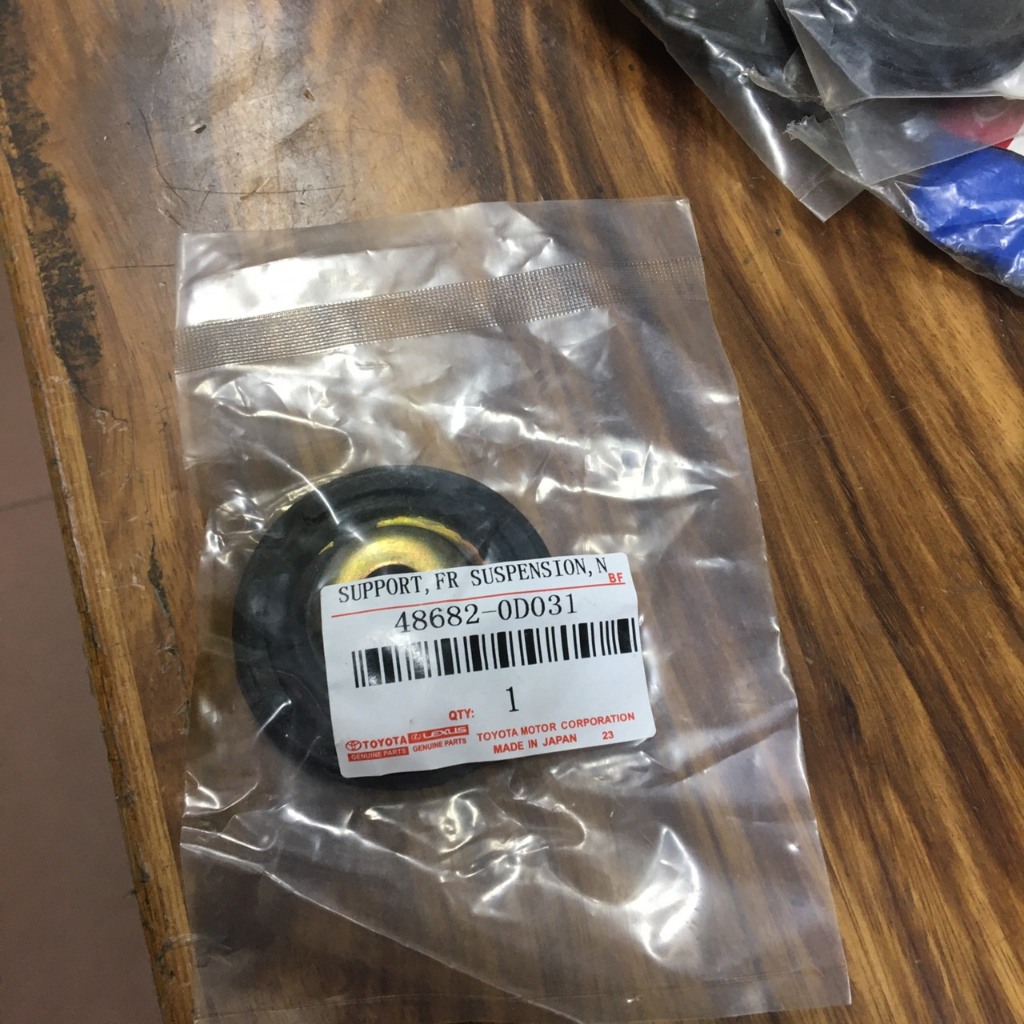 Đệm Trên Bát Bèo Giảm Xóc Trước Toyota Vios 486820D031