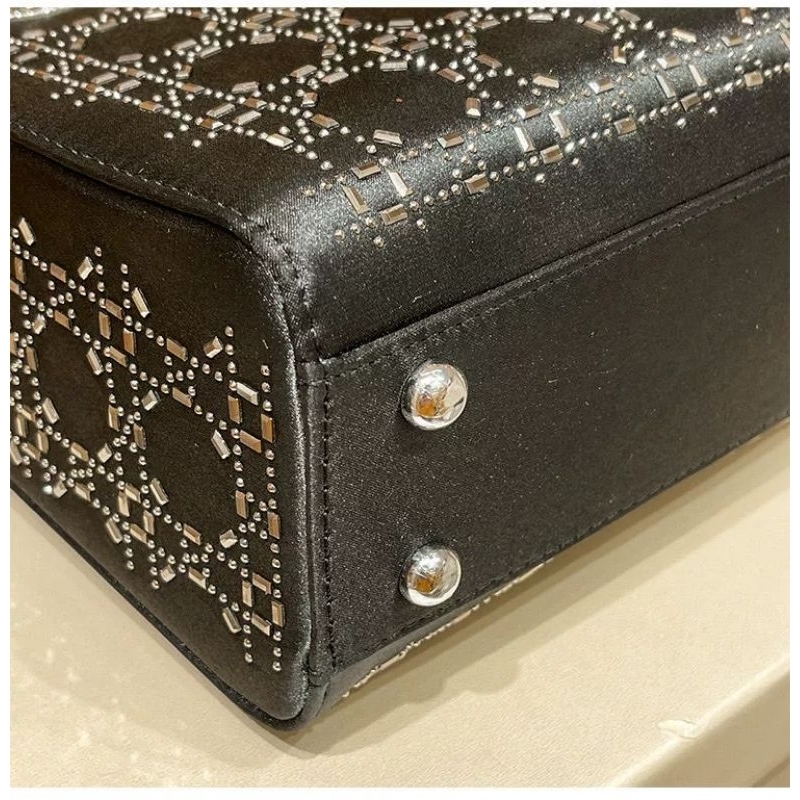 ĐÍNH ĐÁ VIP Size 17 -20