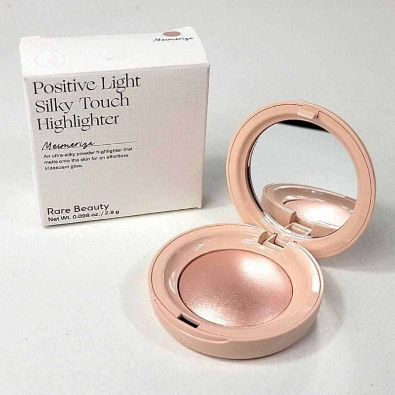 Phấn bắt sáng Rare Beauty Positive Light Silky Touch Highlighter
