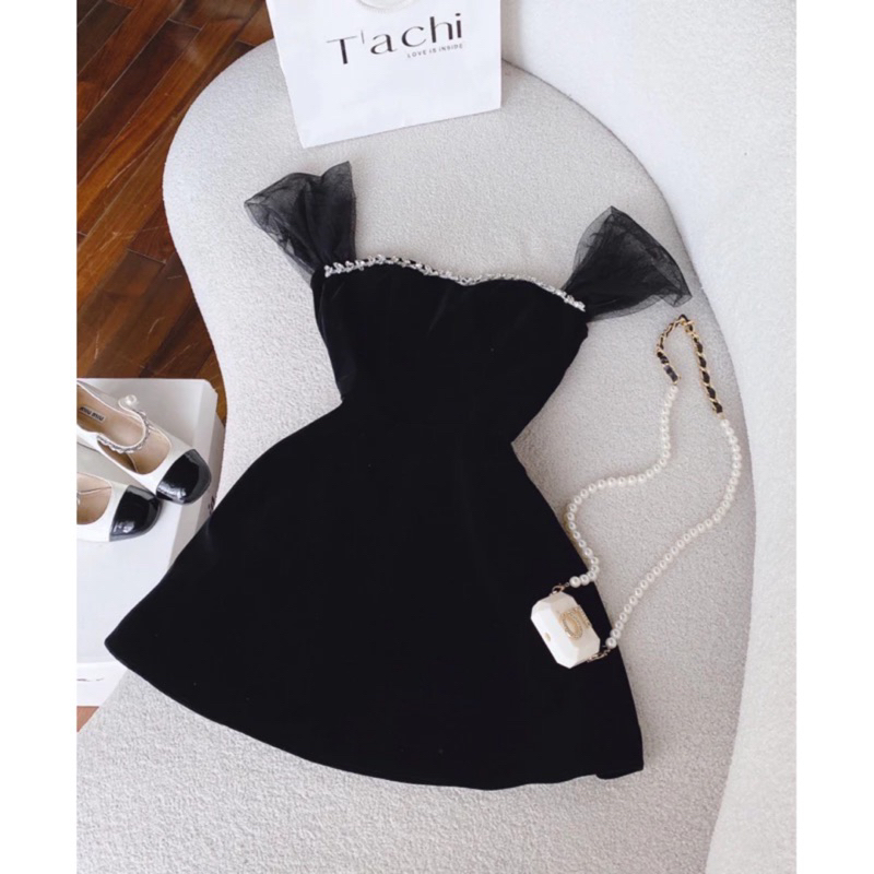 Đầm Nhung Đen Tay Voan Đính Đá Ngực