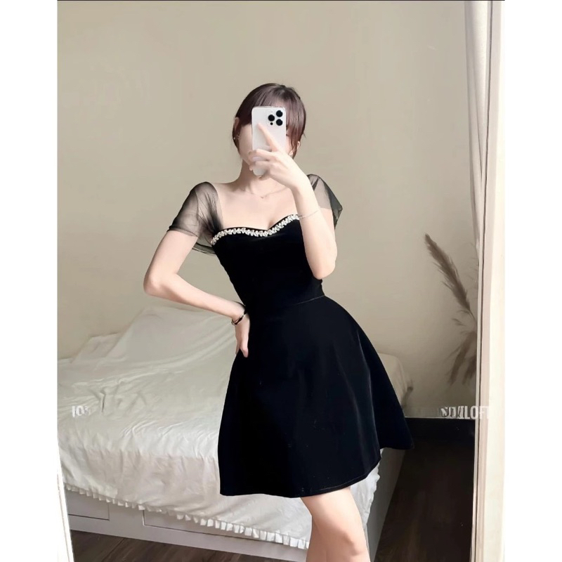 Đầm Nhung Đen Tay Voan Đính Đá Ngực