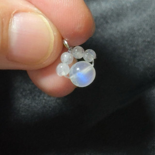Charm chân mèo đá moonstone