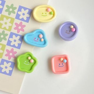 🌼 Set 5 Kẹp Tóc Hình Cúc Mini Mặt Cười Pastel – Phụ Kiện Tóc Bé Gái Dễ Thương