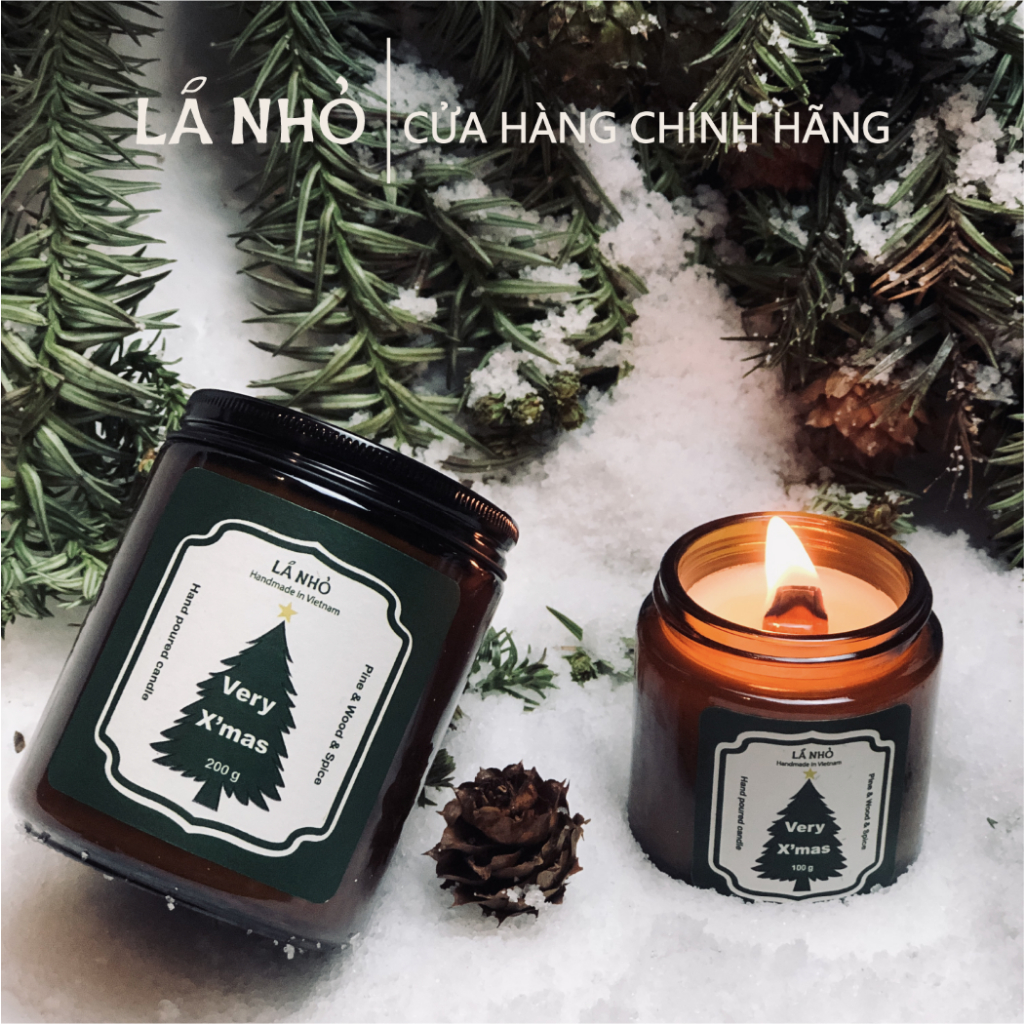 Nến thơm Giáng Sinh - Very X'mas Cây Thông Xanh 2023 - Phiên bản giới hạn - Tươi Mát - Rộn Ràng - Nến thơm LÁ NHỎ