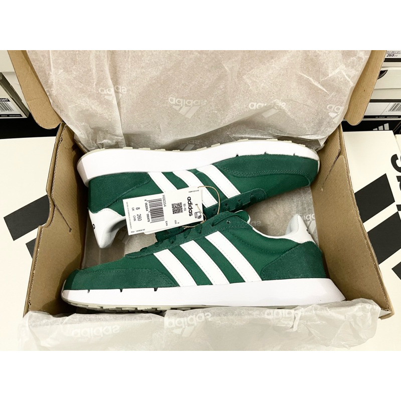 Giày Adidas full box, có mail mua hàng. Hàng có sẵn, bay size nhanh nên các ace chốt nhanh ạ