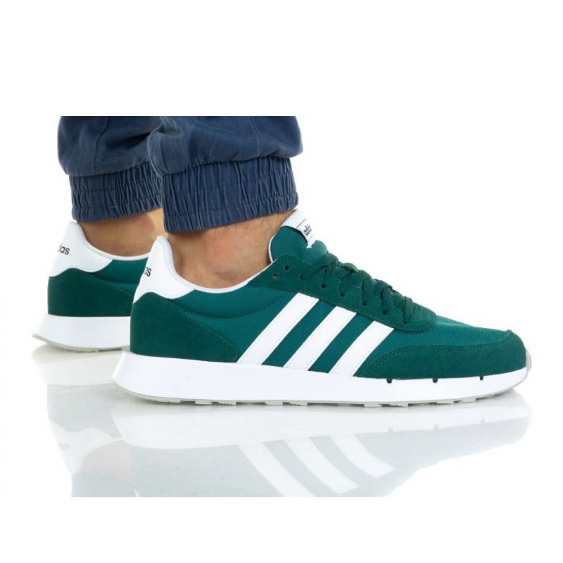 Giày Adidas full box, có mail mua hàng. Hàng có sẵn, bay size nhanh nên các ace chốt nhanh ạ