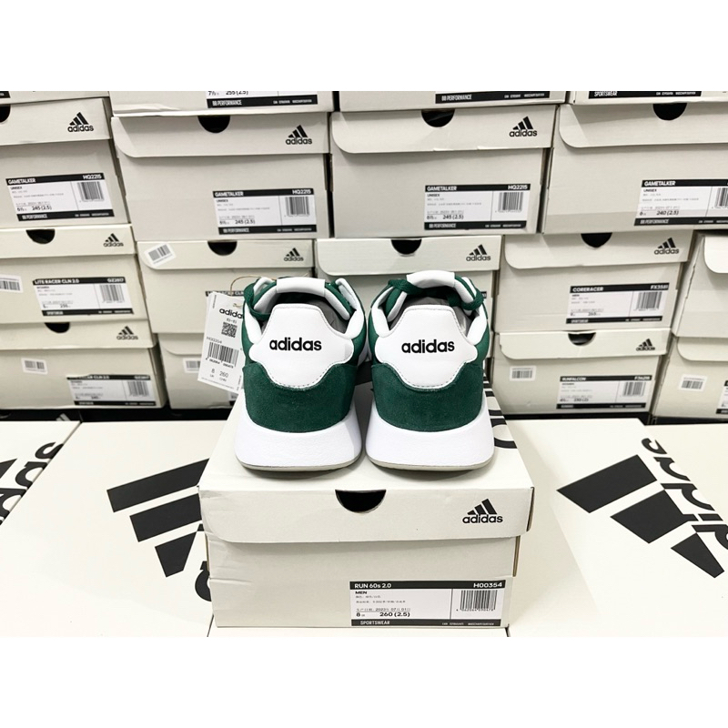 Giày Adidas full box, có mail mua hàng. Hàng có sẵn, bay size nhanh nên các ace chốt nhanh ạ