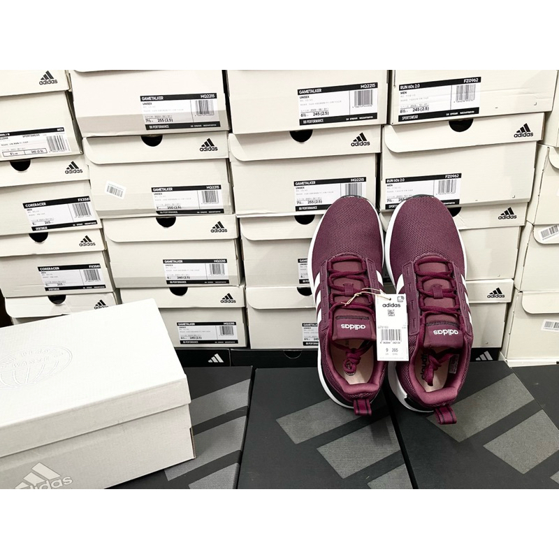 Giày Adidas full box, có mail mua hàng. Hàng có sẵn, bay size nhanh nên các ace chốt nhanh ạ