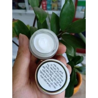 Thảo mộc bôi da trắng trần kim huyền