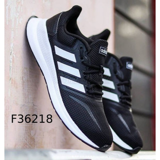 Giày Adidas full box, có mail mua hàng. Hàng có sẵn, bay size nhanh nên các ace chốt nhanh ạ