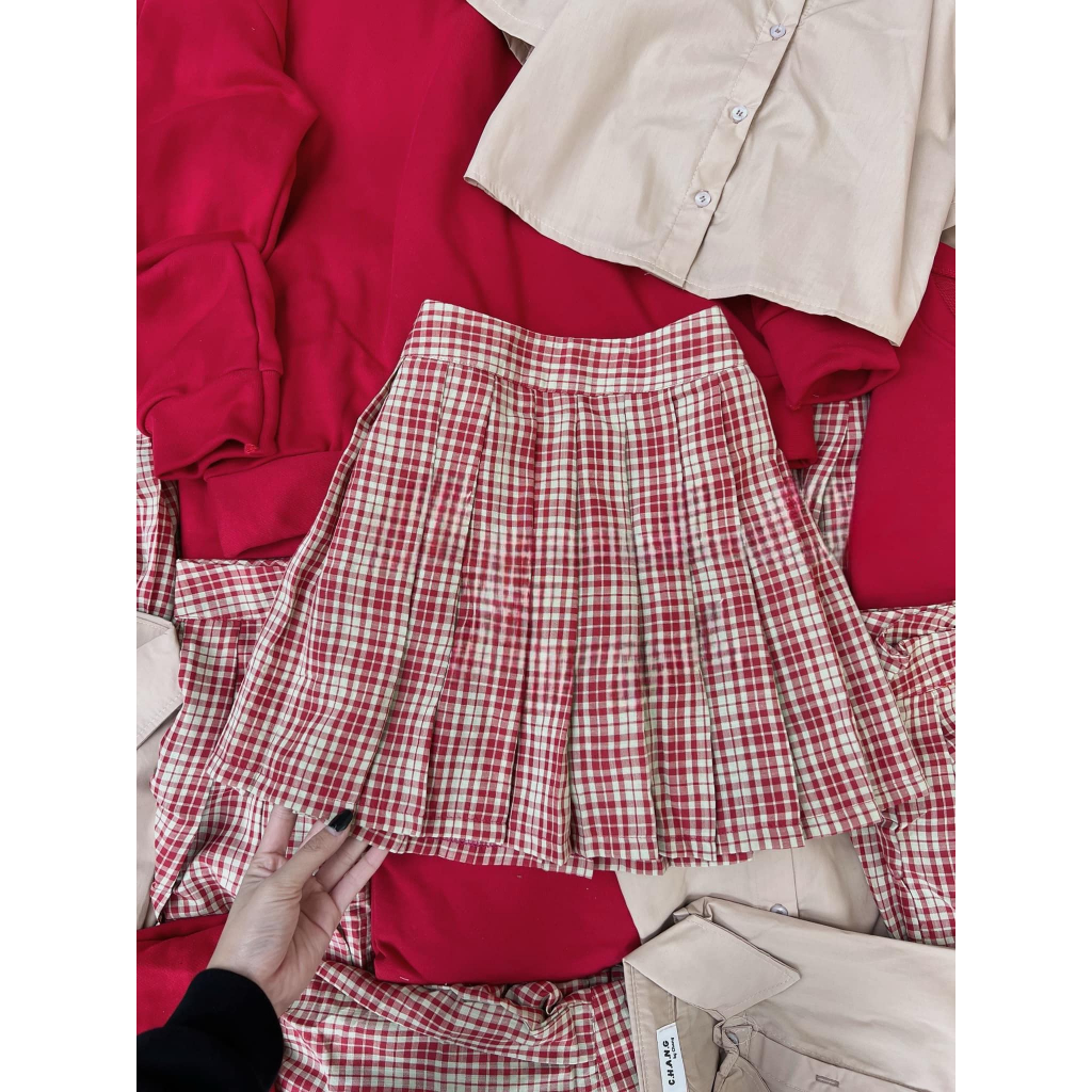 SET 3 món Áo thun đỏ tay dài kèm Sơ mi nude và Chân váy caro xếp ly noel/tết NÀNG CLOSET