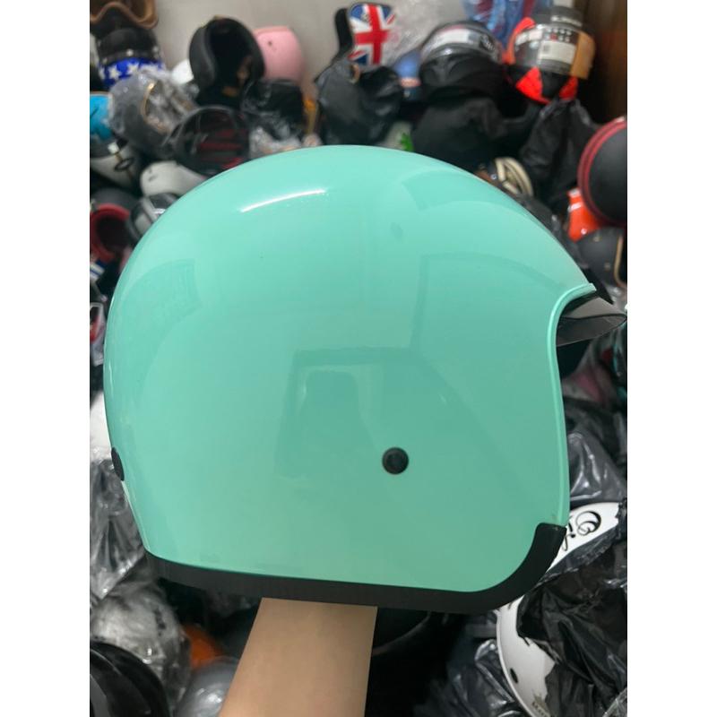 Nón bảo hiểm 3/4 royal m139 kính âm chính hãng cũ đã qua sử dụng.