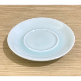 Dĩa sứ lót tách trà