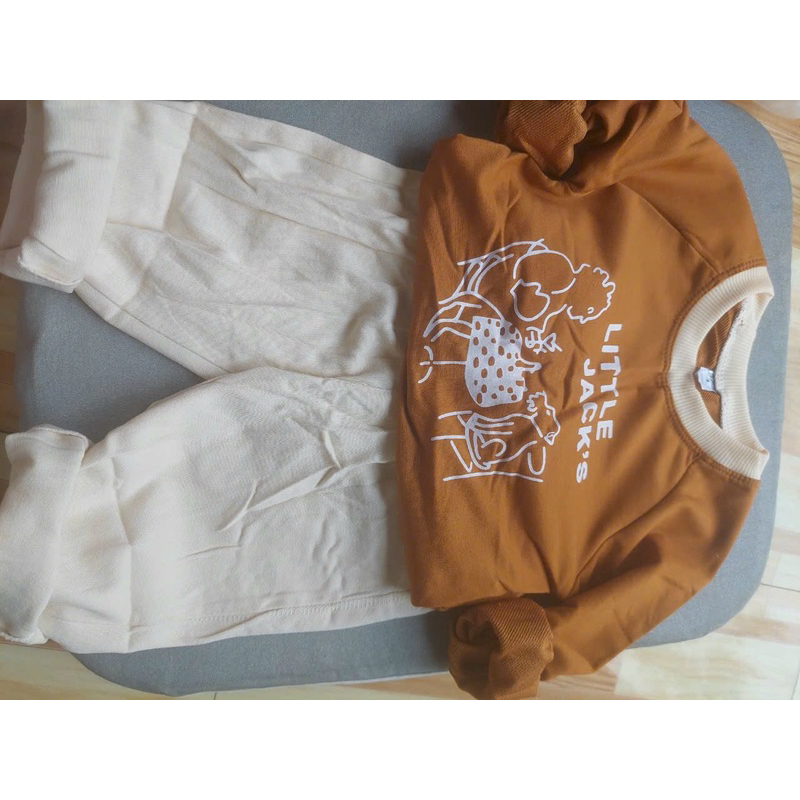 Sét kaki phối áo da cá