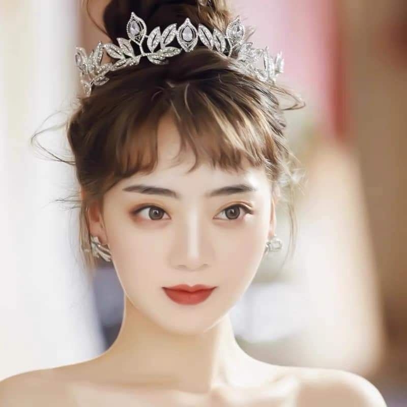 Cài vương niệm cho cô dâu xinh