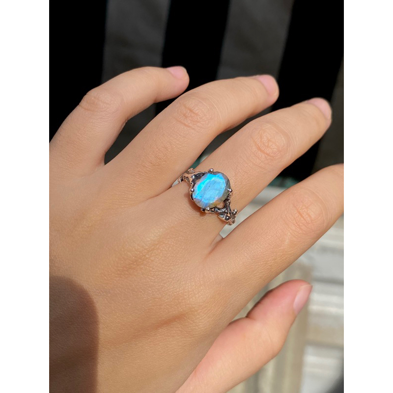 Nhẫn bạc oval viền xoắn Iabrad0rite