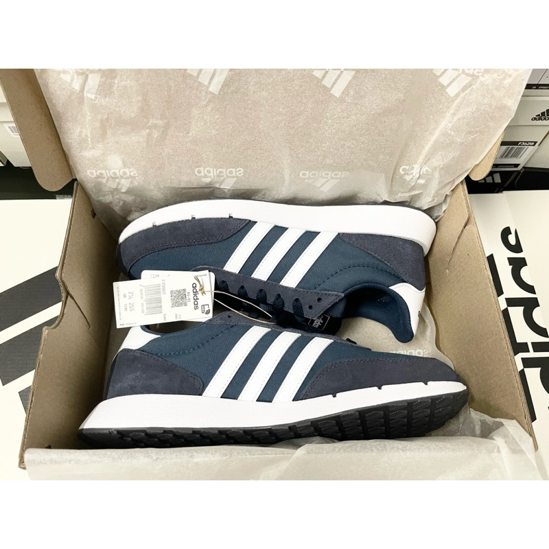 - Giày thể thao Adidas FZ0962