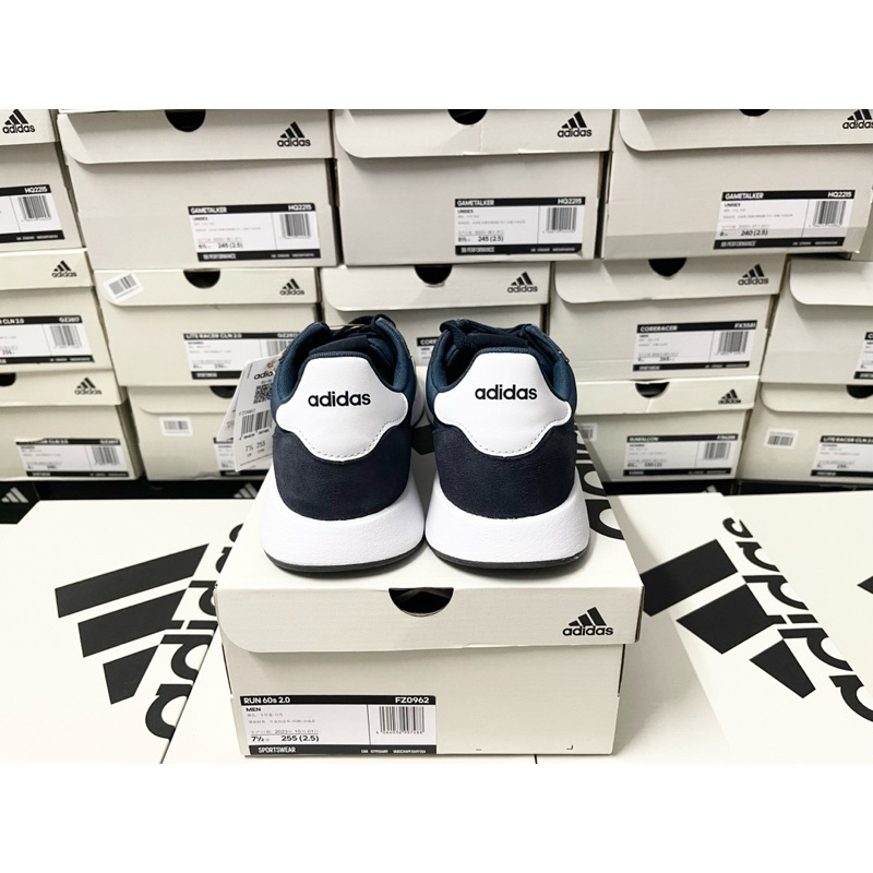 - Giày thể thao Adidas FZ0962