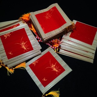 Mành tre viết thư pháp