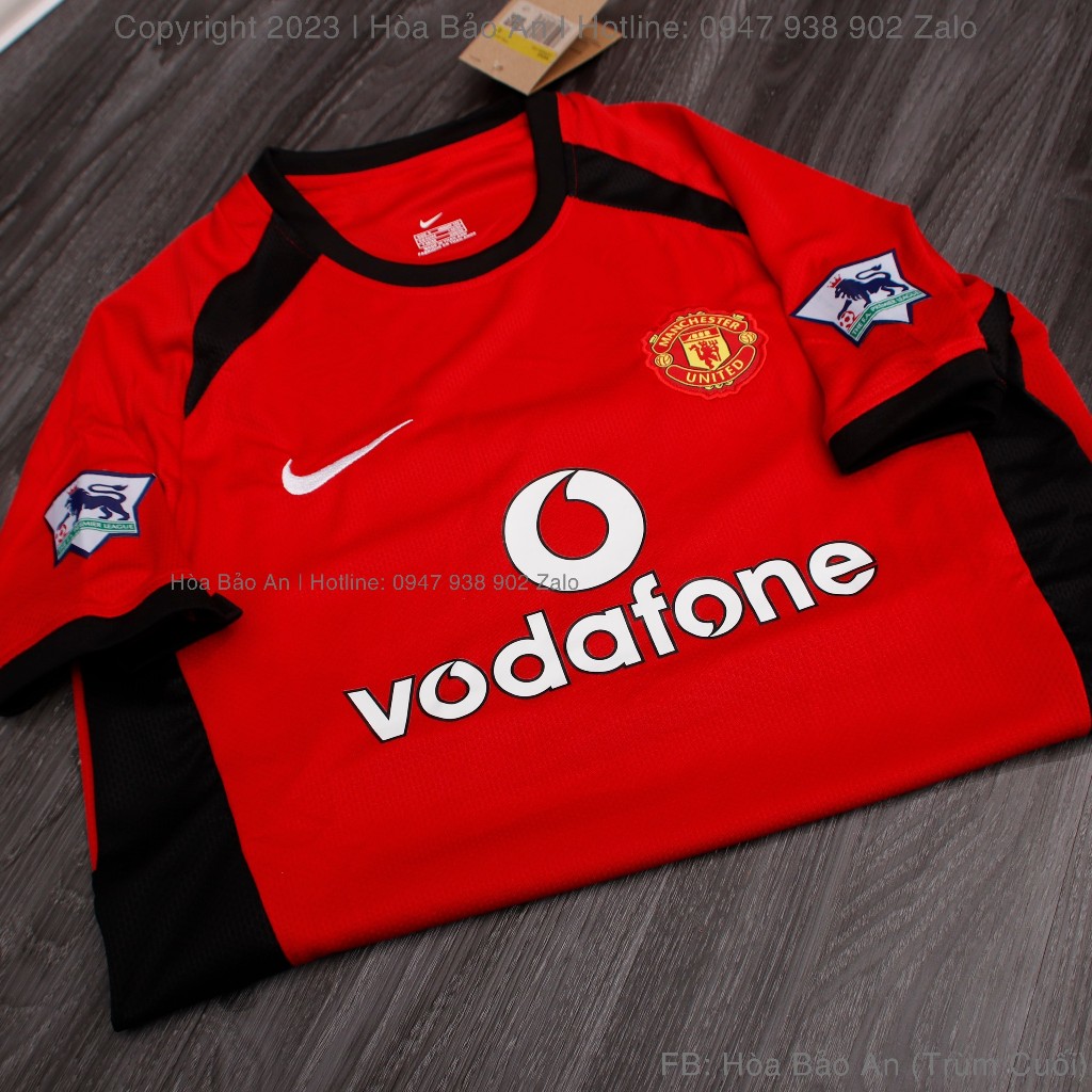 Bộ Quần Áo Thi Đấu MU Retro 2003/2004 -Áo Manchester United Vodafone 2003 - Vải Polyester cao cấp