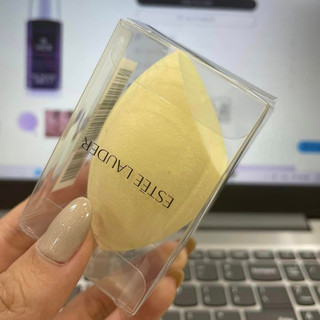 Bông mút trang điểm Estee Lauder