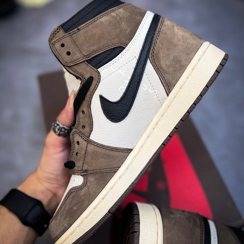 Giày Sneaker Jordan 1 HIGH TRAVIS SCOTT - BẢN CAO CẤP Nâu Trắng | Fullbox Hot Trend 2023