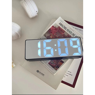 Đồng hồ led để bàn
