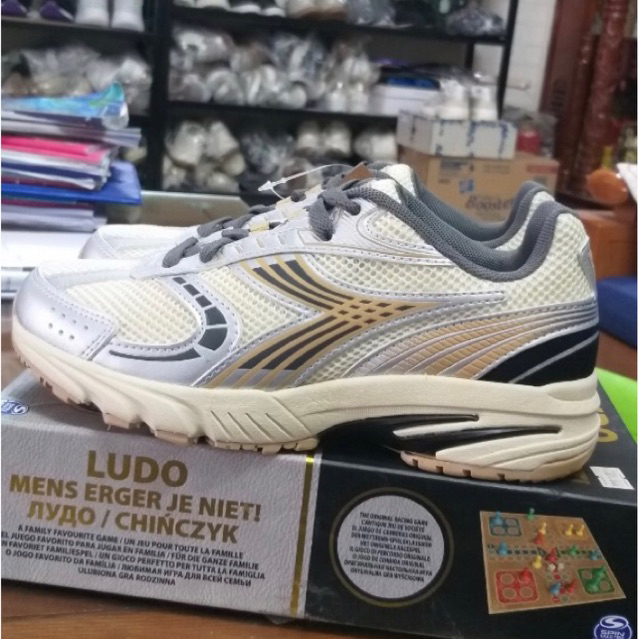 Giầy nam & nữ, thể thao Diadora hàng xuất dư