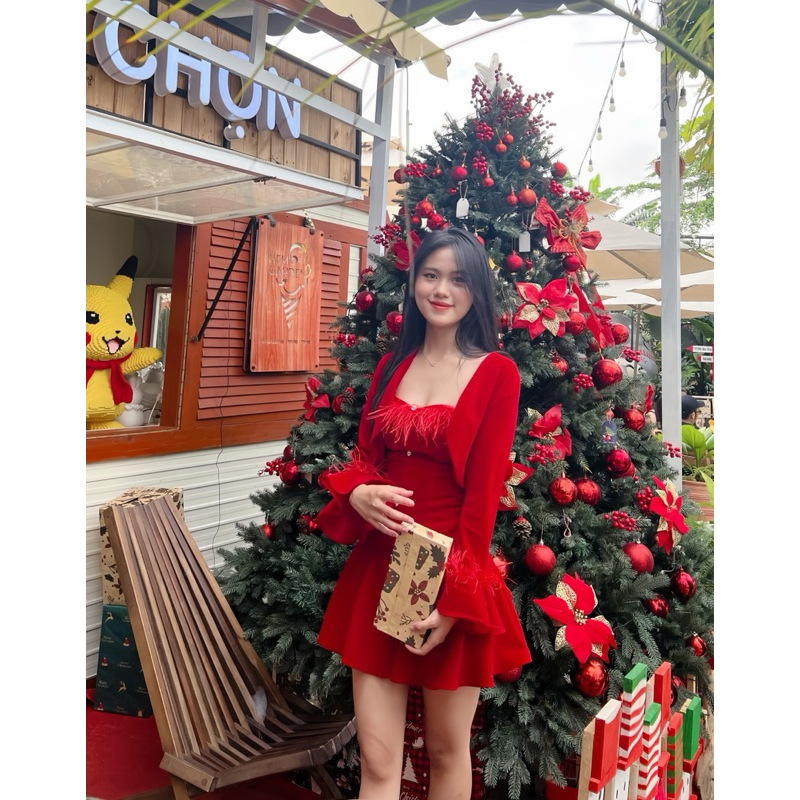 Set đầm cúp ngực + áo khoác phối lông vũ HELEN