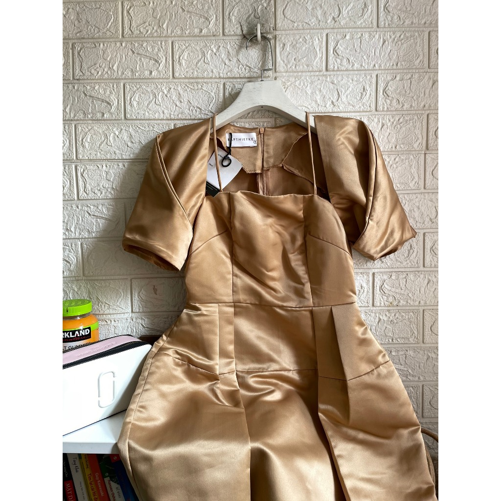 Đầm tay gấp cách điệu chân váy xếp ly RẬP