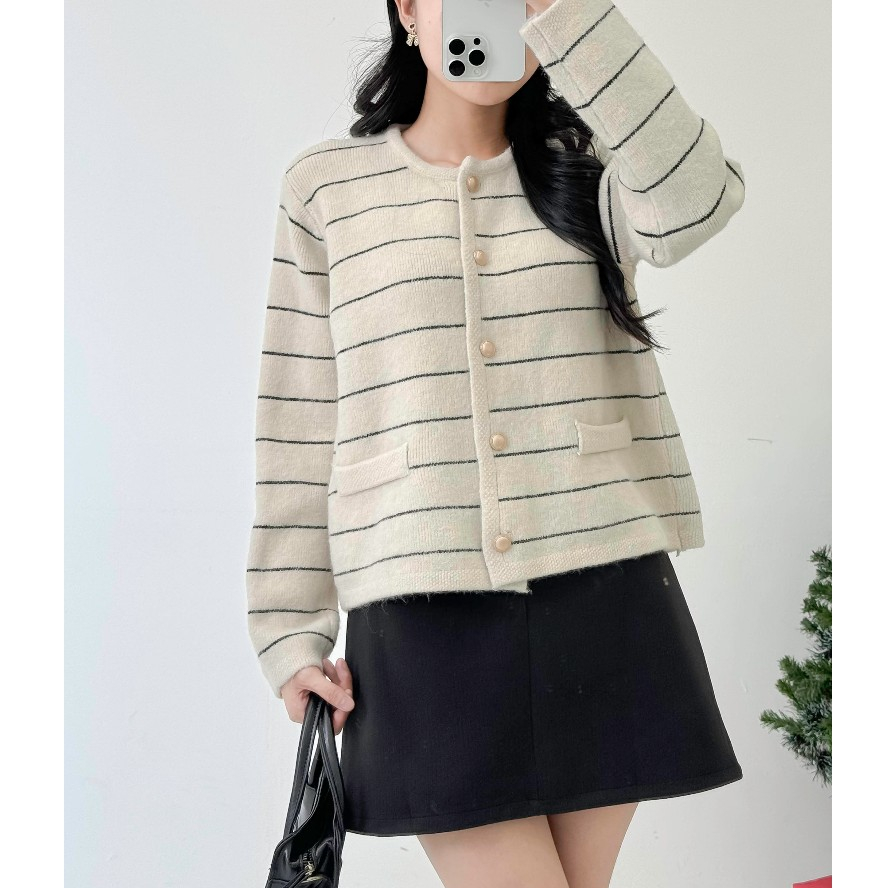 Áo len nữ VMSTYLE cardigan tay dài kẻ ngang cổ tròn nút ngọc 2 túi giả form rộng basic đi chơi, dạo phố 310 - ALU00266