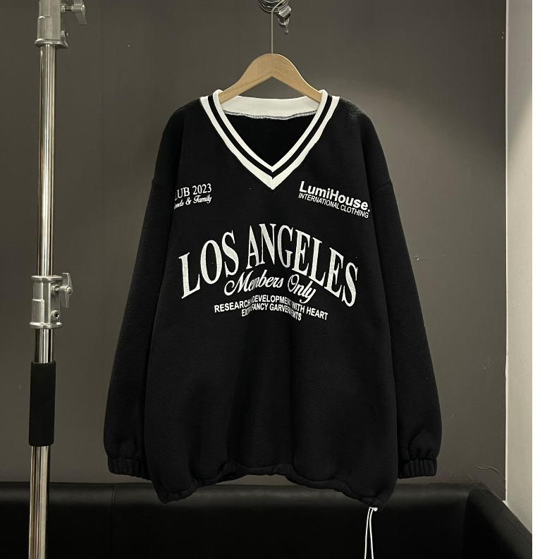 ÁO SWEATER CỔ TIM MÀU ĐEN LOS LUMIHOUSE H642