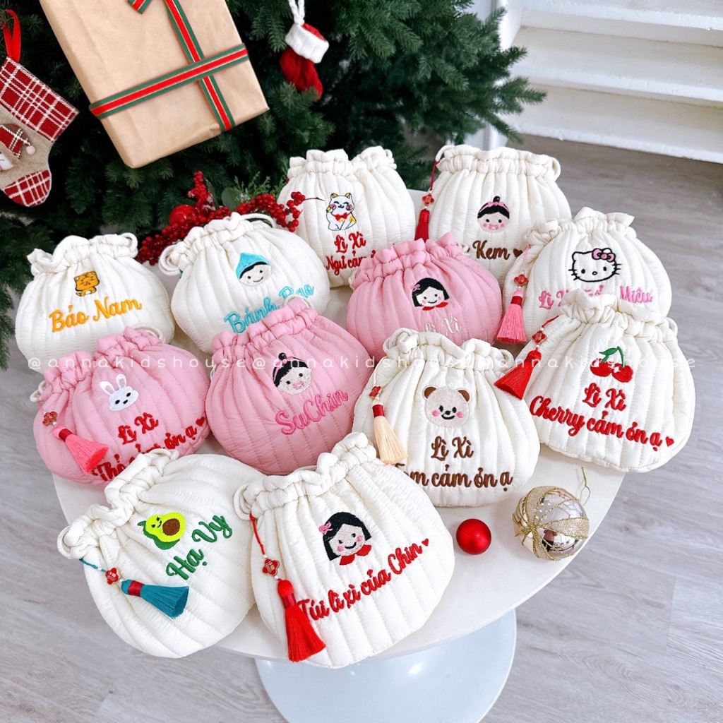 - Nhắn hình và tên thêu cho shop
