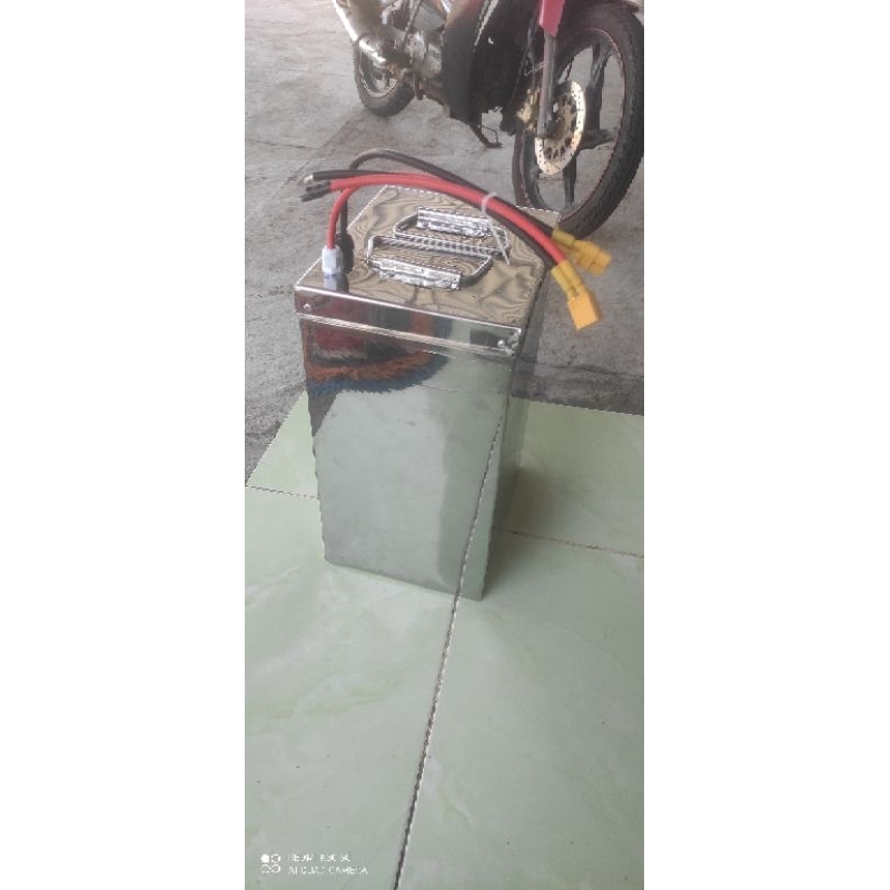 Pin xe điện Feliz 72V45AH Bluetooth kèm sạc nhanh theo pin