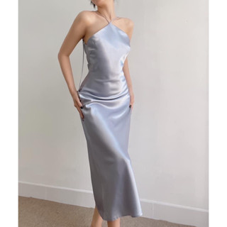  Váy lụa 2  dây  cổ yếm hở lưng dáng dài. Đầm lụa đi tiệc sang chảnh 