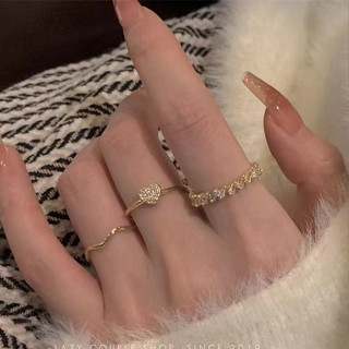 Bộ 3 nhẫn trái tim đính đá màu vàng vuông xinh xắn tay nữ