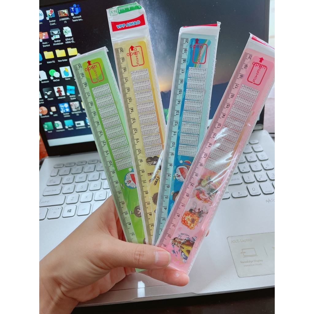 Thước nhựa 20cm dùng làm quà tặng học sinh