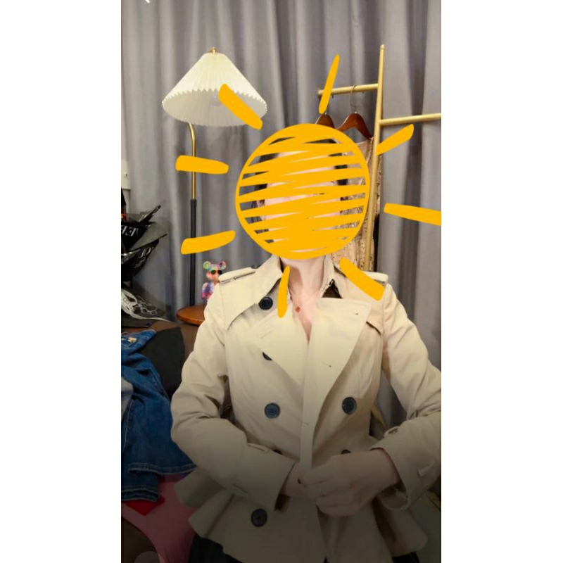 Áo manto dáng xòe ngắn