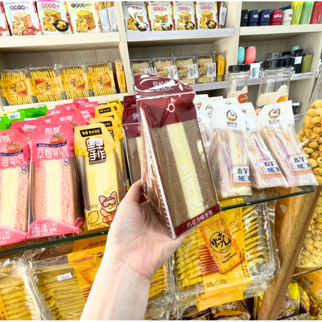 5 Gói Bánh Bông Lan Tam Giác kẹp kem Sanjiaoban Vị Matcha, Sữa Dâu, Chocolate, Chanh Gói 65g