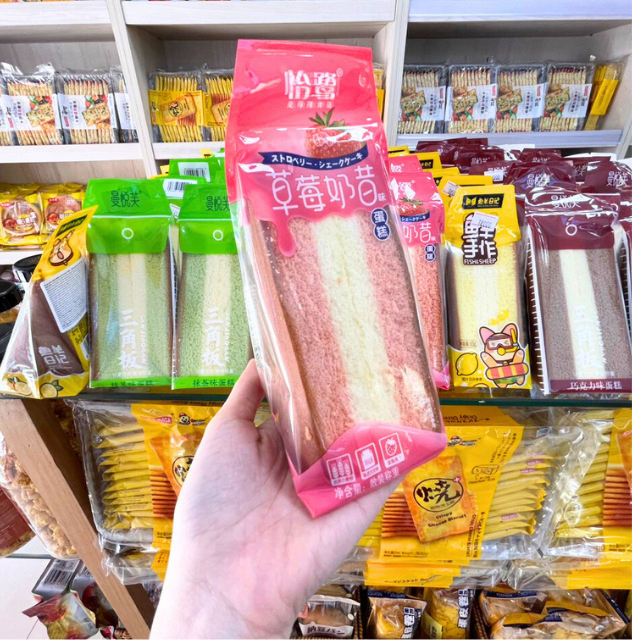 5 Gói Bánh Bông Lan Tam Giác kẹp kem Sanjiaoban Vị Matcha, Sữa Dâu, Chocolate, Chanh Gói 65g